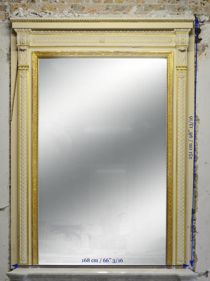 Большой камин в стиле Людовика XVI, изготовленный из белого каррарского мрамора, с чугунной внутренней вставкой и с трюмо. Большой камин в стиле Людовика XVI, изготовленный из белого каррарского мрамора, с чугунной внутренней вставкой и с трюмо.-18